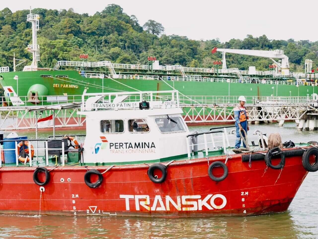 Strengthening Synergy and Evaluating Service Reliability, PTK Directors Conduct Management Walkthrough at RU IV Cilacap
