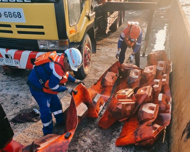 Rapid Response Prevents Marine Pollution: Pertamina Port & Logistics and Batam KSOP Secure the Waters of Dongas Island